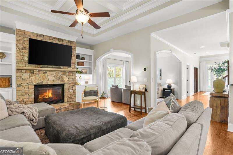 6 bedroom, 5 bathroom, 5,337 sq ft single family residence for sale at 909 Landsdowne Cove, Canton, GA 30115 — photo 4