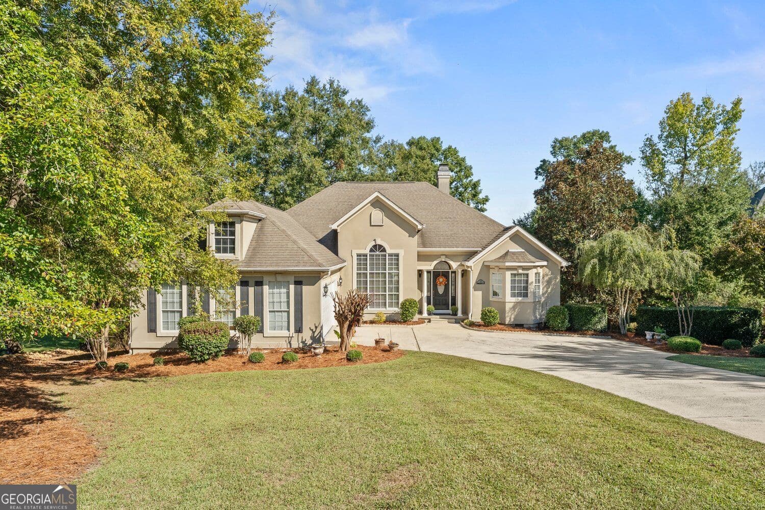3 bedroom, 3.5 bathroom, 2,932 sq ft single family residence for sale at 175 Waters Edge Drive, Lizella, GA 31052 — photo 2