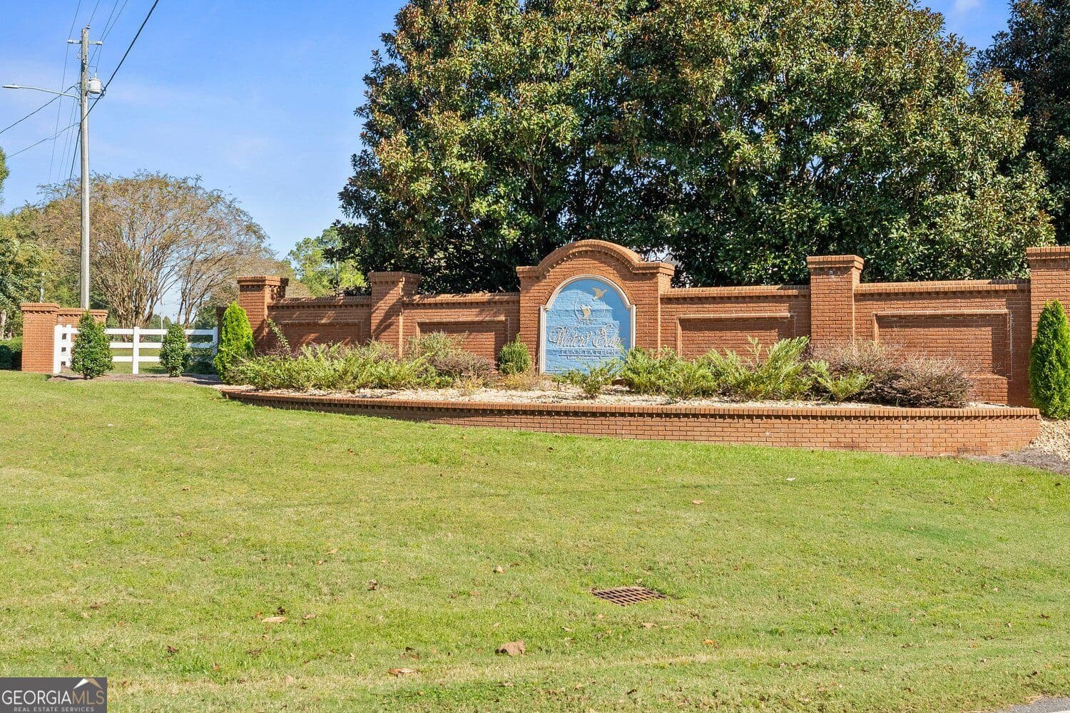 3 bedroom, 3.5 bathroom, 2,932 sq ft single family residence for sale at 175 Waters Edge Drive, Lizella, GA 31052 — photo 4