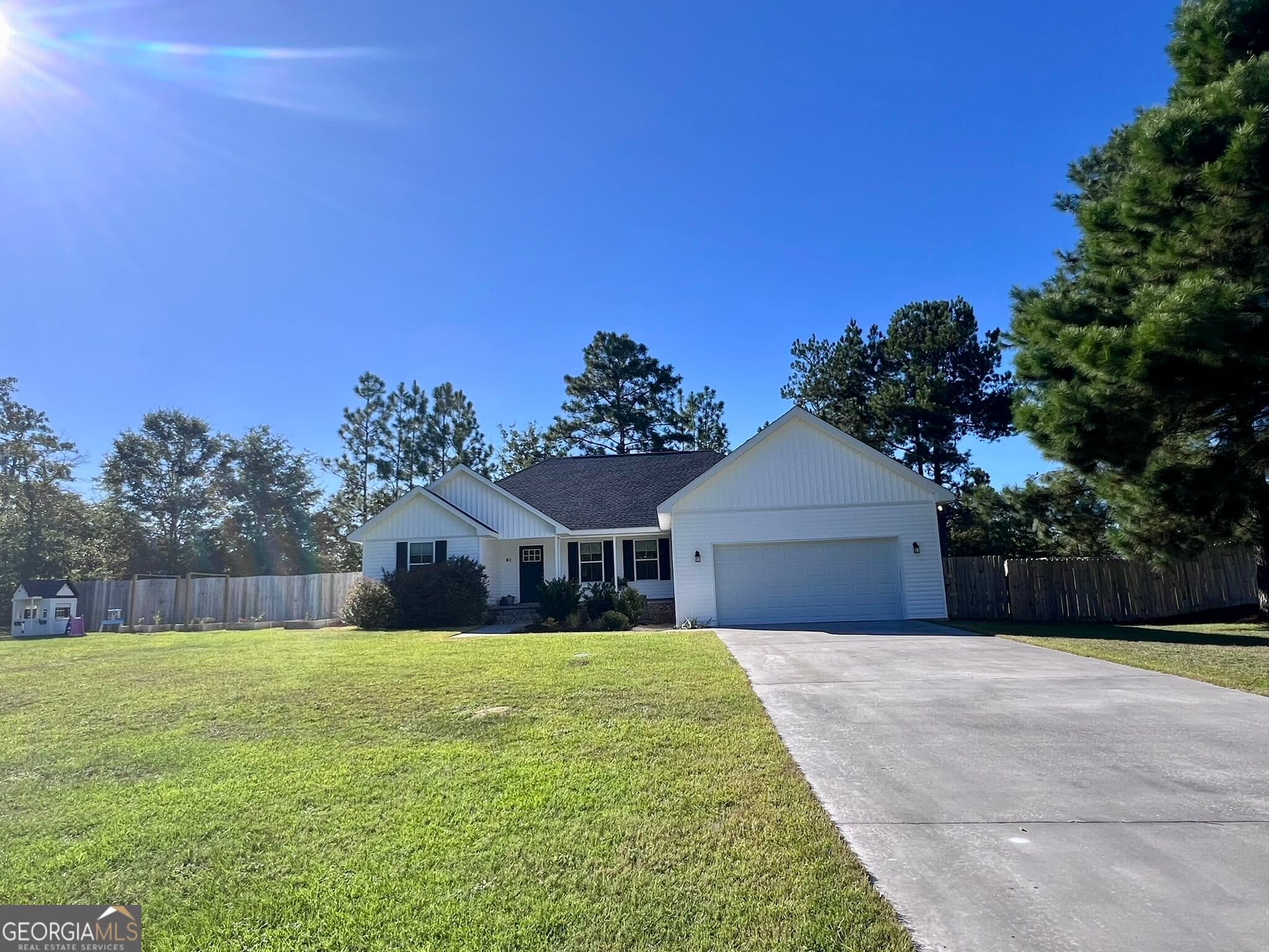 3 bedroom, 2 bathroom, 1,770 sq ft single family residence for sale at 61 Esther Way, Jesup, GA 31545 — photo 3