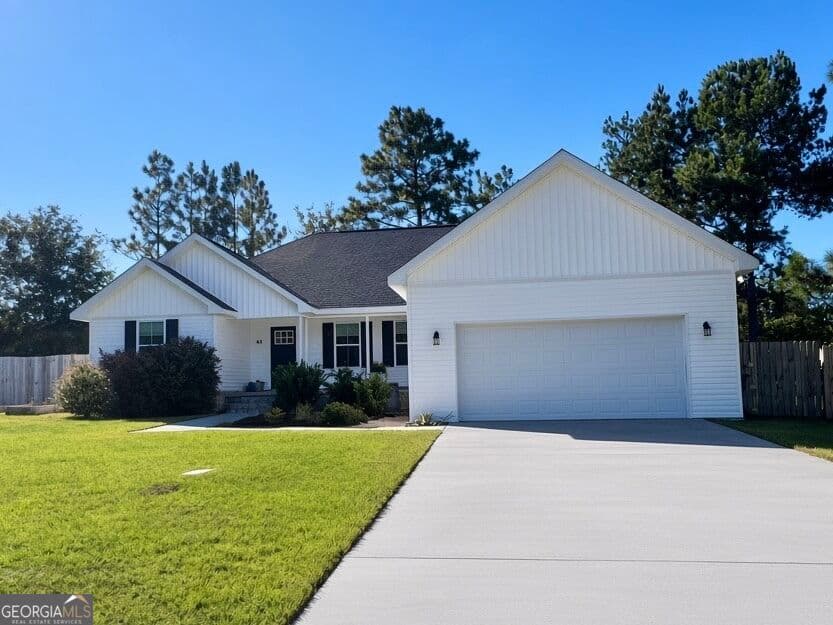 3 bedroom, 2 bathroom, 1,770 sq ft single family residence for sale at 61 Esther Way, Jesup, GA 31545