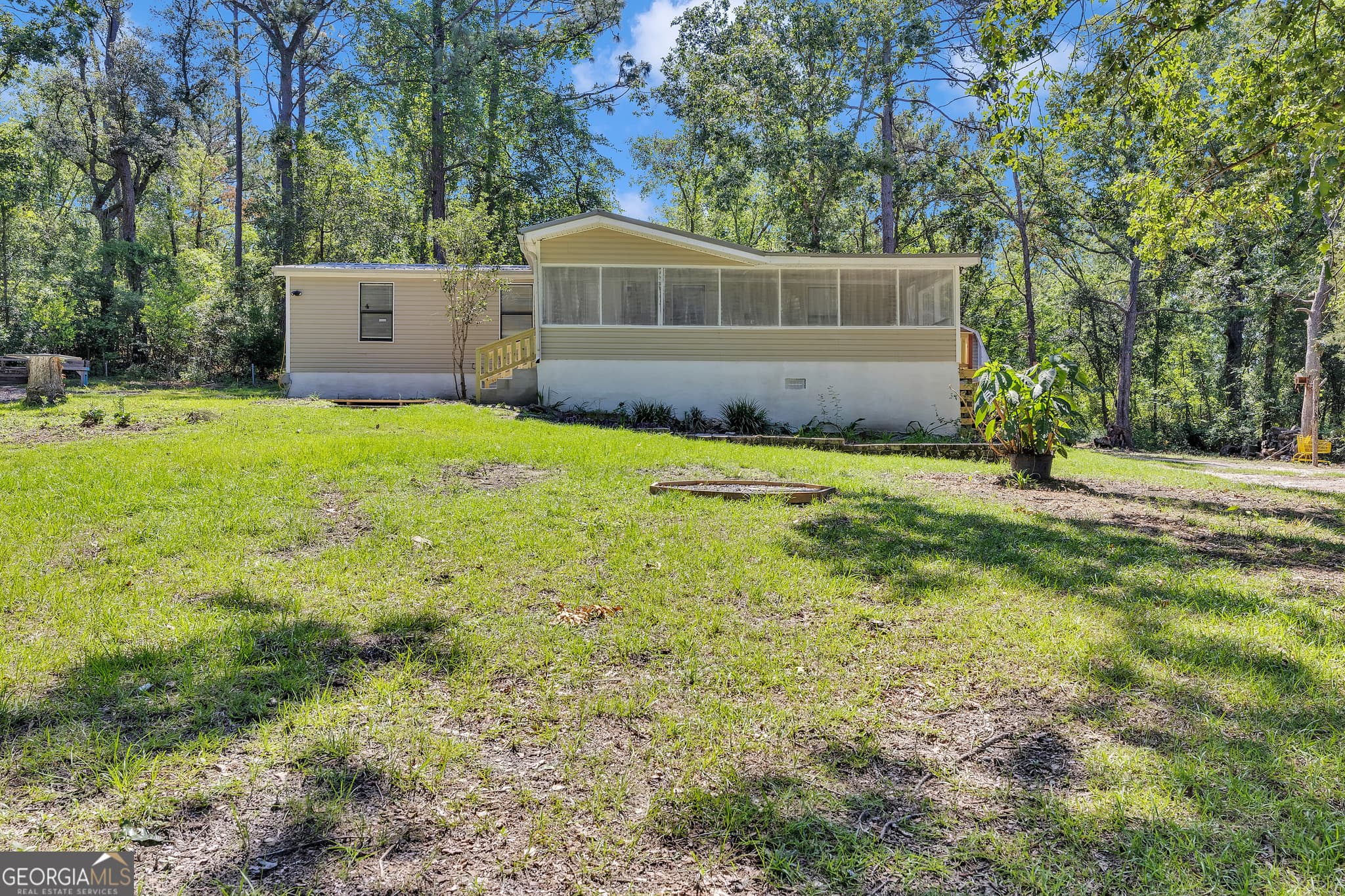 3 bedroom, 2 bathroom, 1,152 sq ft single family residence sold at 5018 Banksly Circle, Valdosta, GA 31605