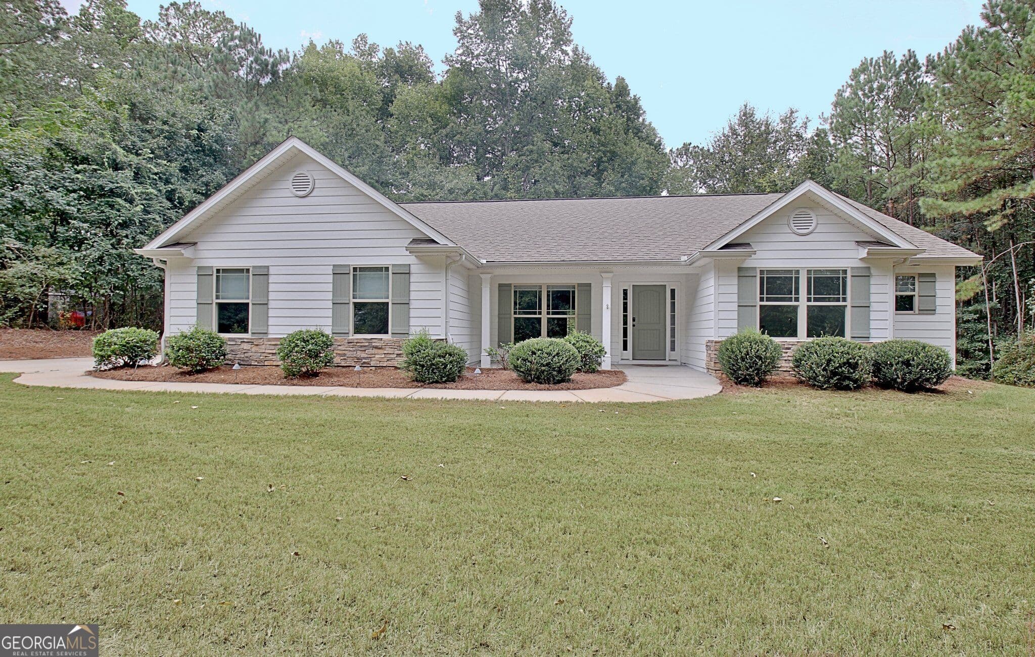 4 bedroom, 3 bathroom, 1,890 sq ft single family residence for sale at 1375 Dolly Nixon Road, Senoia, GA 30276 — photo 5