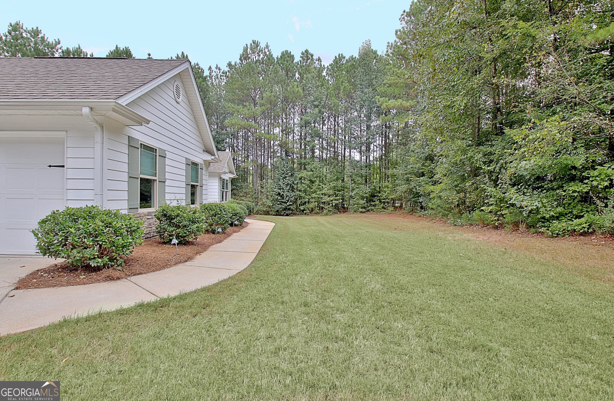 4 bedroom, 3 bathroom, 1,890 sq ft single family residence for sale at 1375 Dolly Nixon Road, Senoia, GA 30276 — photo 8