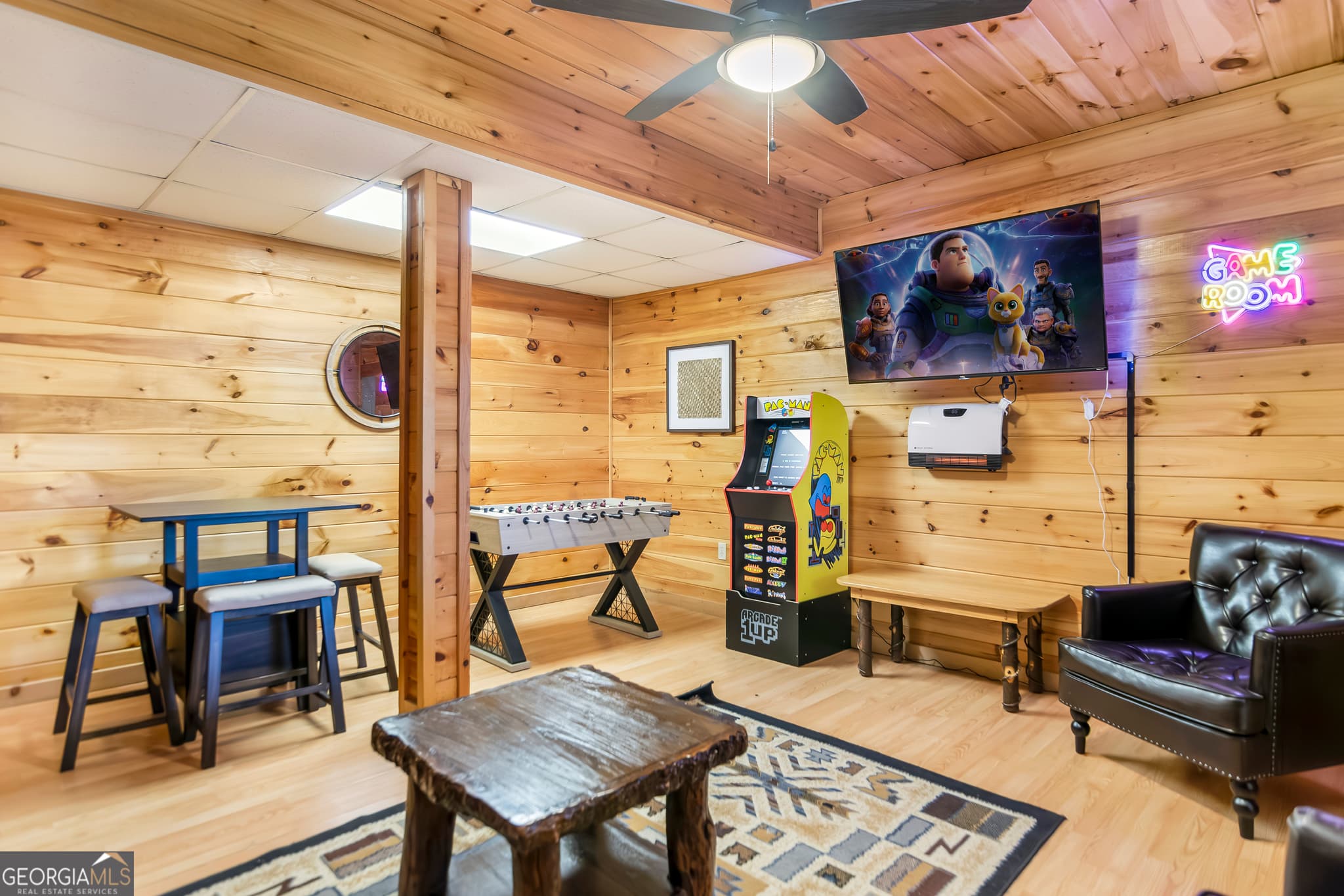 4 bedroom, 3 bathroom, 2,043 sq ft cabin,single family residence for sale at 211 Highland Forest Drive, Morganton, GA 30560 — photo 6