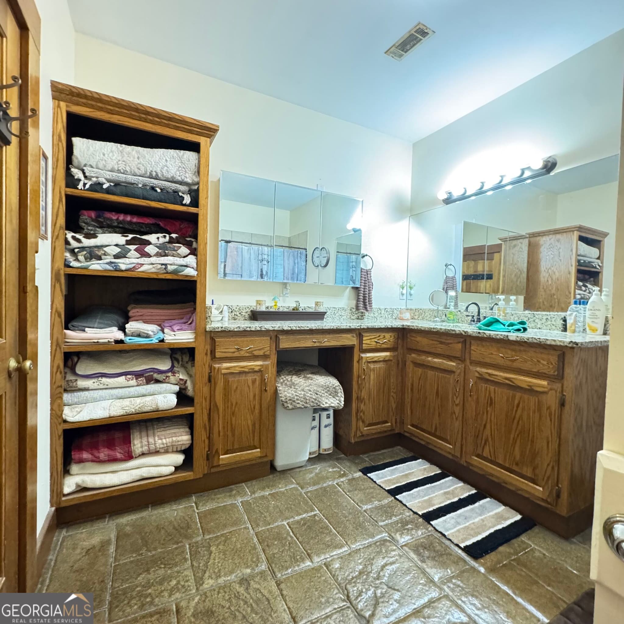 3 bedroom, 3 bathroom, 3,360 sq ft farm for sale at 1079 Taylorsville Macedonia Road, Taylorsville, GA 30178 — photo 5