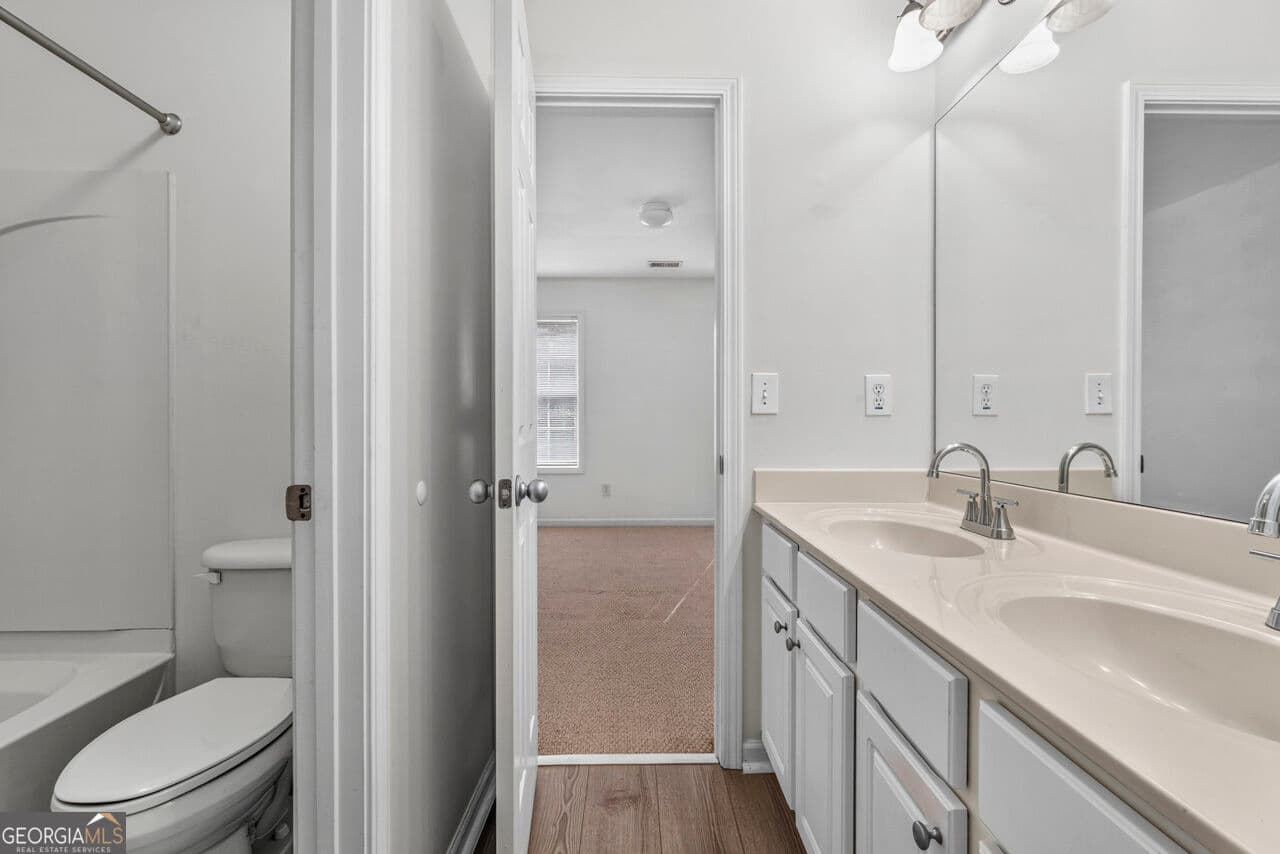 4 bedroom, 4 bathroom, 3,304 sq ft single family residence for rent at 1201 Shelborne Way, Locust Grove, GA 30248 for $2,750 a month — photo 9