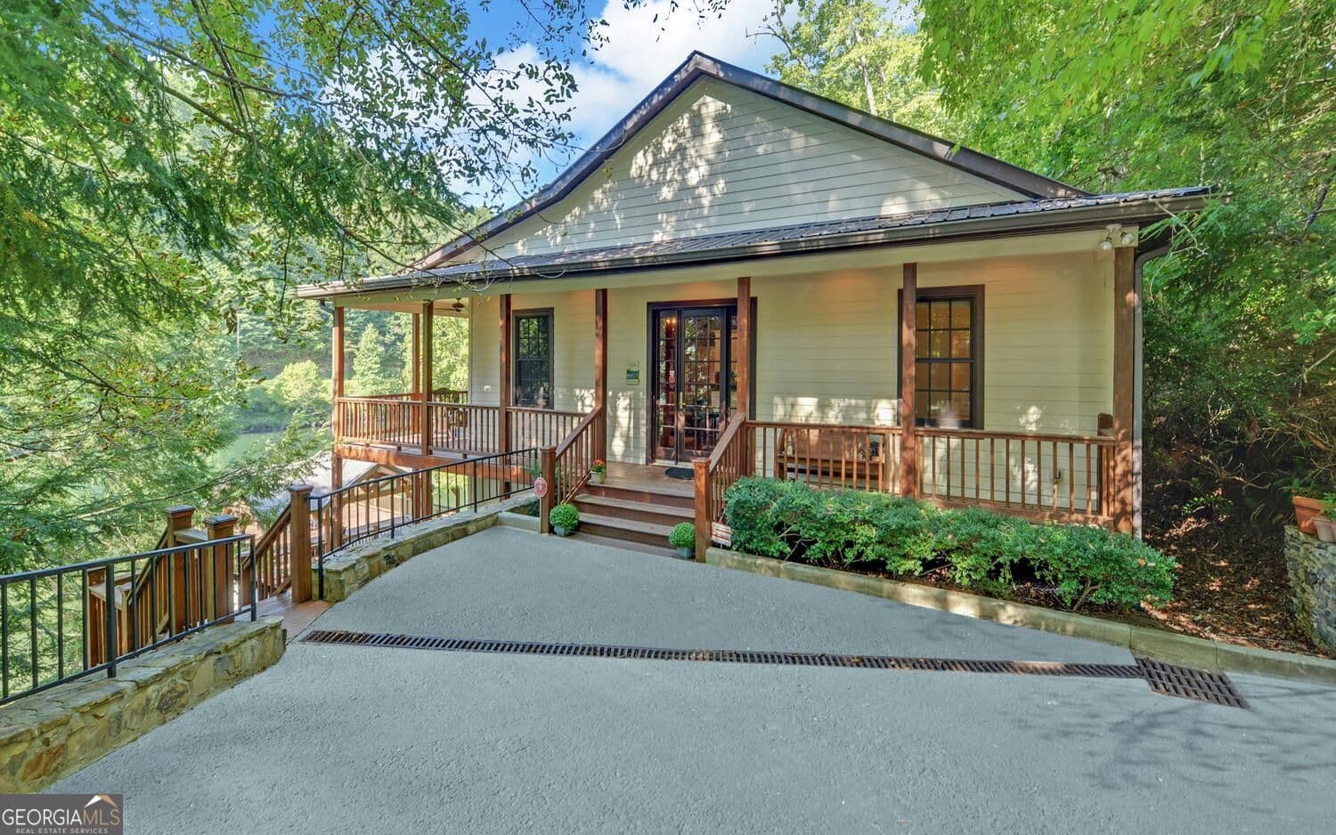 3 bedroom, 3 bathroom, 2,204 sq ft single family residence for sale at 1233 Tame Turkey Road, Lakemont, GA 30552 — photo 2
