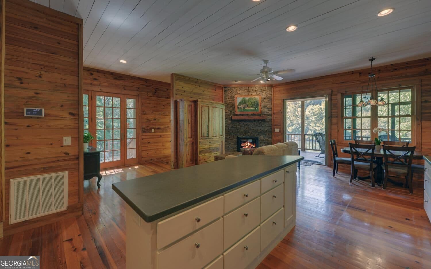 3 bedroom, 3 bathroom, 2,204 sq ft single family residence for sale at 1233 Tame Turkey Road, Lakemont, GA 30552 — photo 7