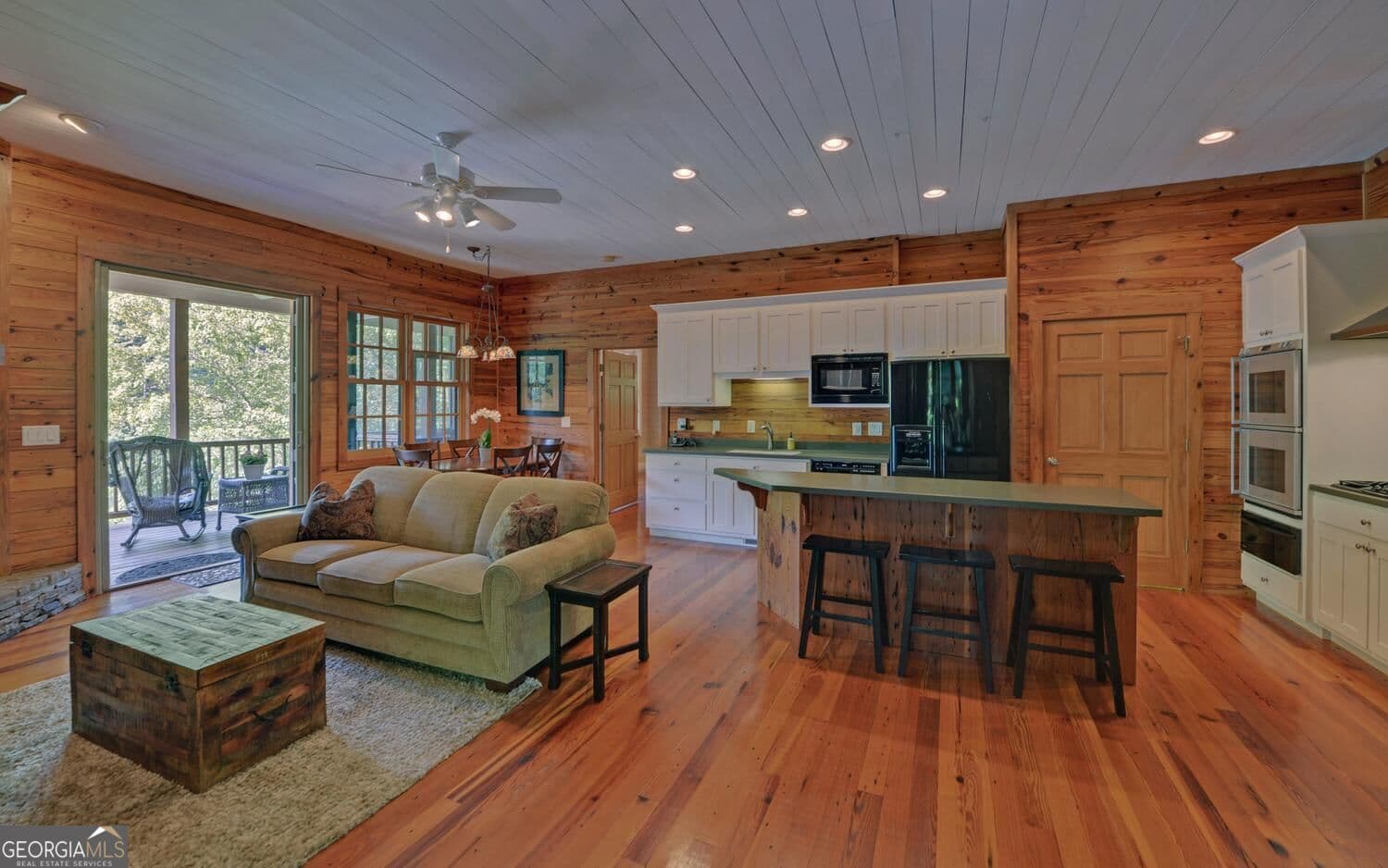 3 bedroom, 3 bathroom, 2,204 sq ft single family residence for sale at 1233 Tame Turkey Road, Lakemont, GA 30552 — photo 4