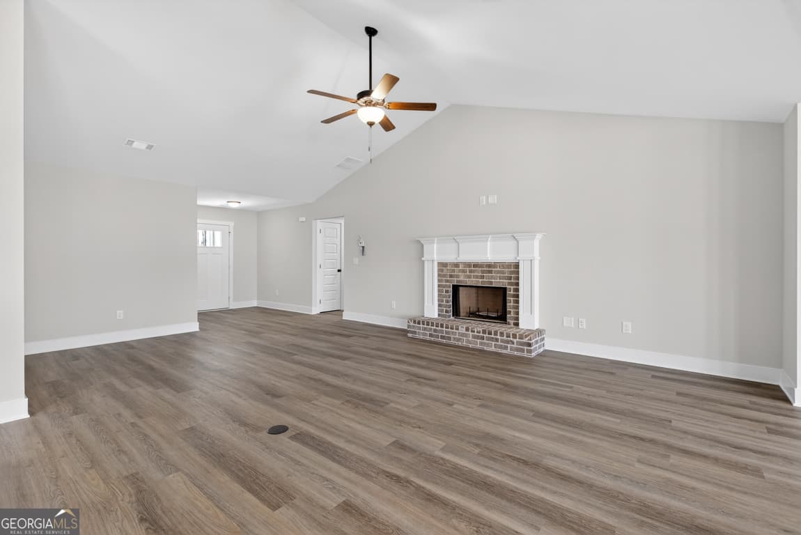 4 bedroom, 2.5 bathroom single family residence for sale at 420 Seashell Court 17, Statham, GA 30666 — photo 7