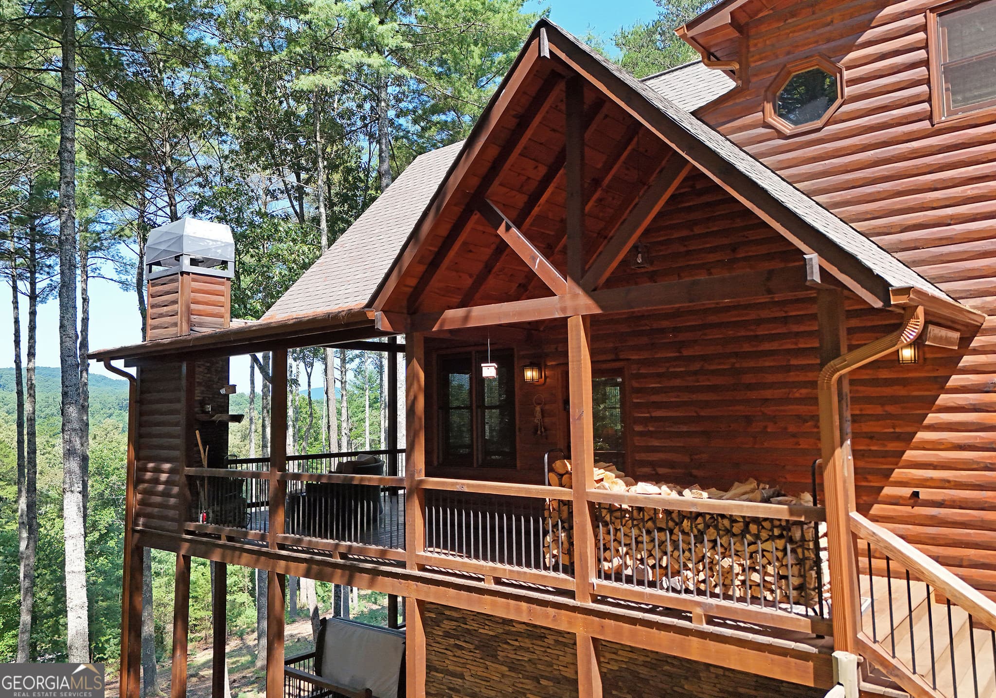 3 bedroom, 3.5 bathroom, 2,800 sq ft cabin,single family residence for sale at 121 Noontootla Trail, Blue Ridge, GA 30513 — photo 2