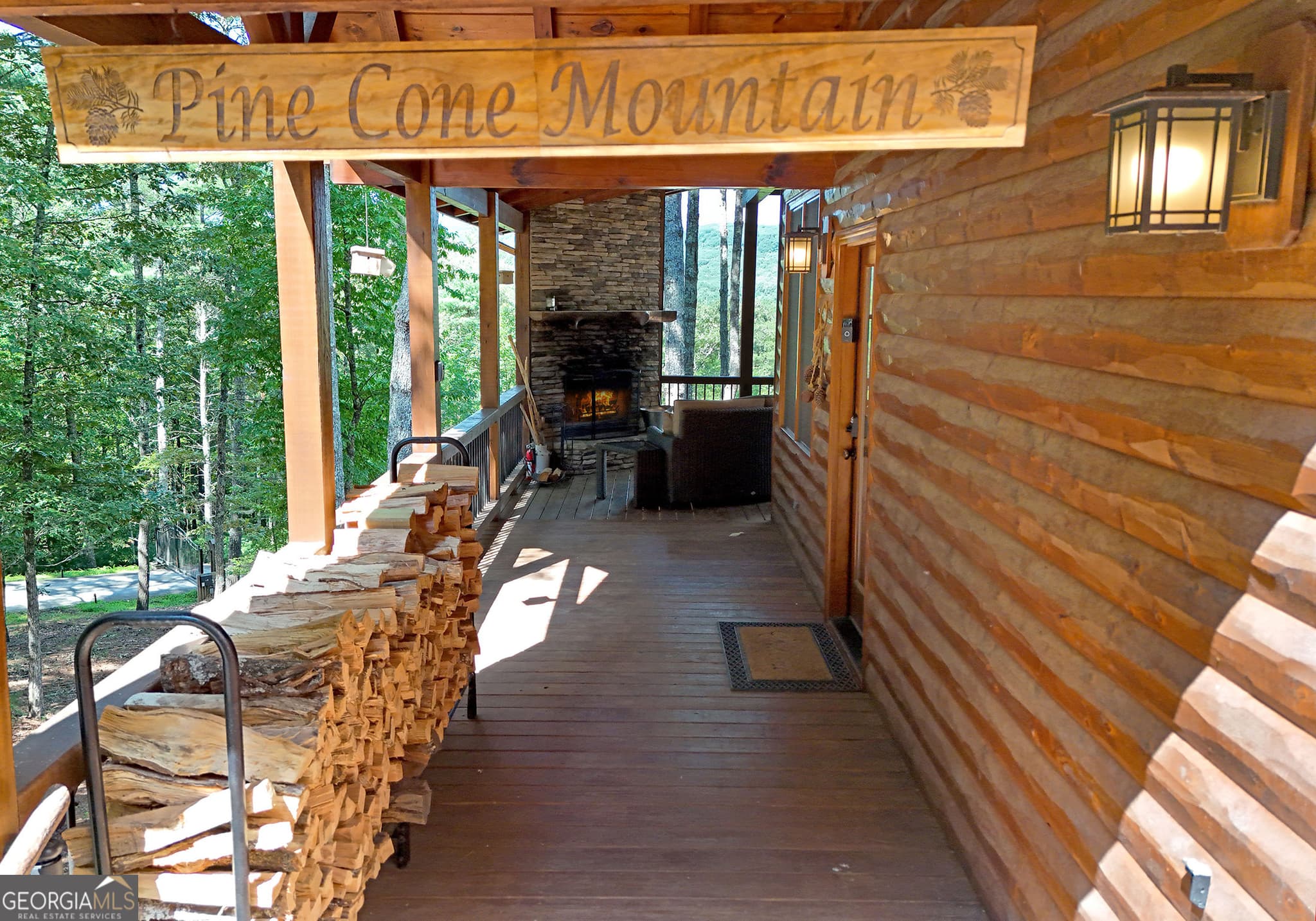 3 bedroom, 3.5 bathroom, 2,800 sq ft cabin,single family residence for sale at 121 Noontootla Trail, Blue Ridge, GA 30513 — photo 7