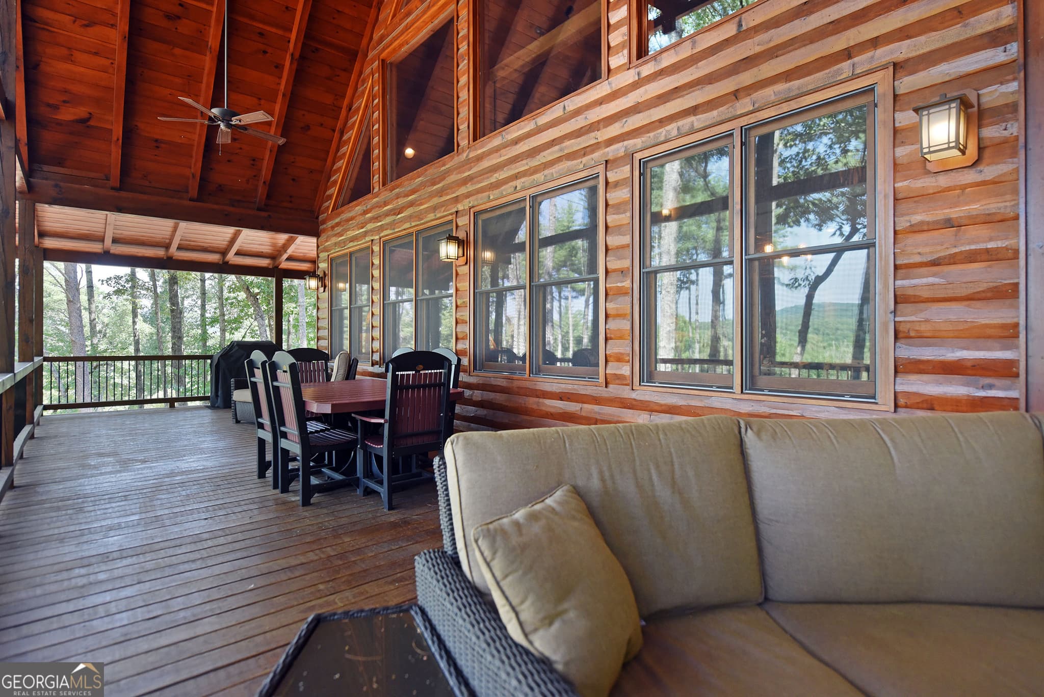 3 bedroom, 3.5 bathroom, 2,800 sq ft cabin,single family residence for sale at 121 Noontootla Trail, Blue Ridge, GA 30513 — photo 9