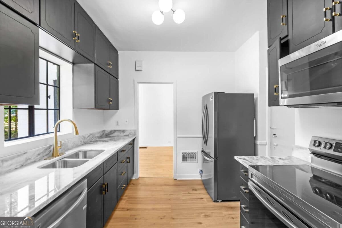 3 bedroom, 2 bathroom, 1,829 sq ft single family residence for sale at 1981 N Decatur Road, Atlanta, GA 30307 — photo 7
