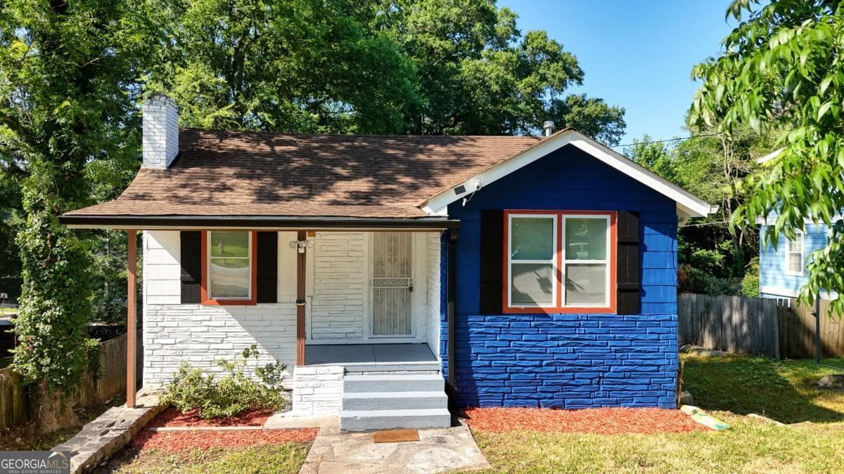 2 bedroom, 1 bathroom, 745 sq ft single family residence for rent at 1888 Vesta Avenue, College Park, GA 30337 for $1,400 a month — photo 1 of 1