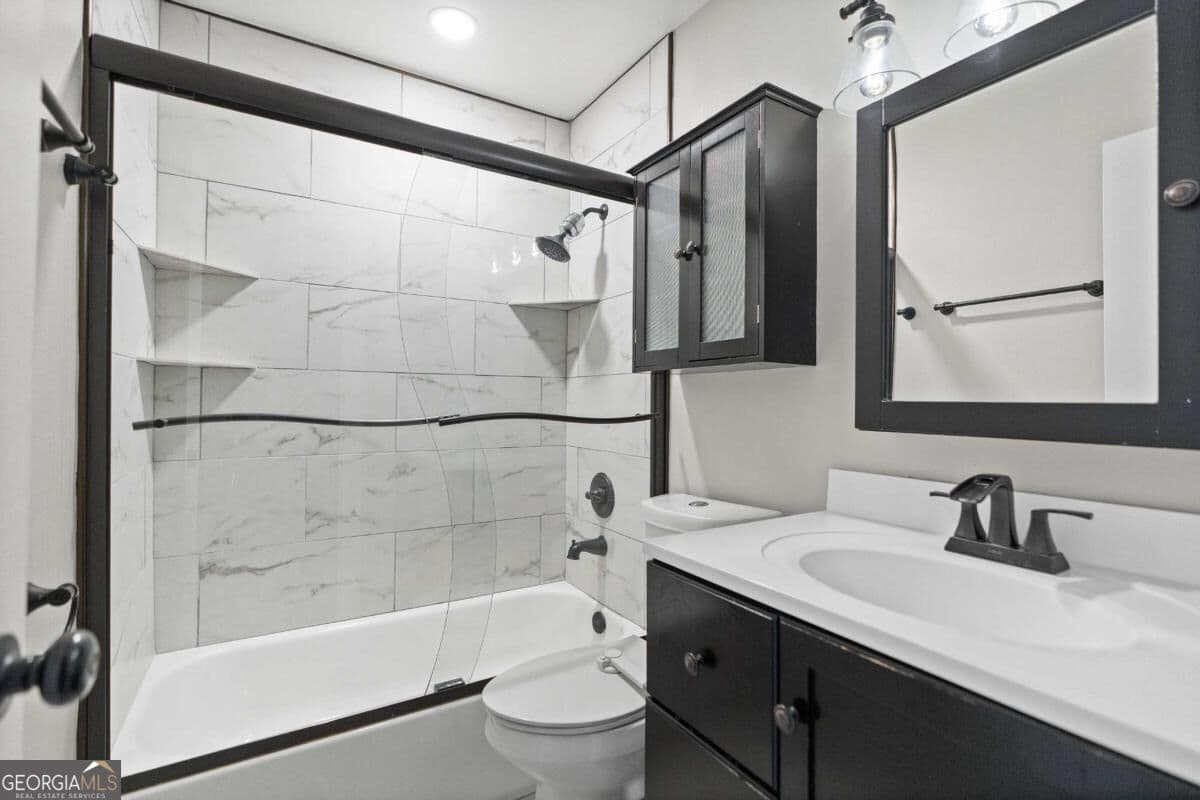 3 bedroom, 2 bathroom, 1,507 sq ft condominium for sale at 3060 Pharr Court North 114, Atlanta, GA 30305 — photo 9