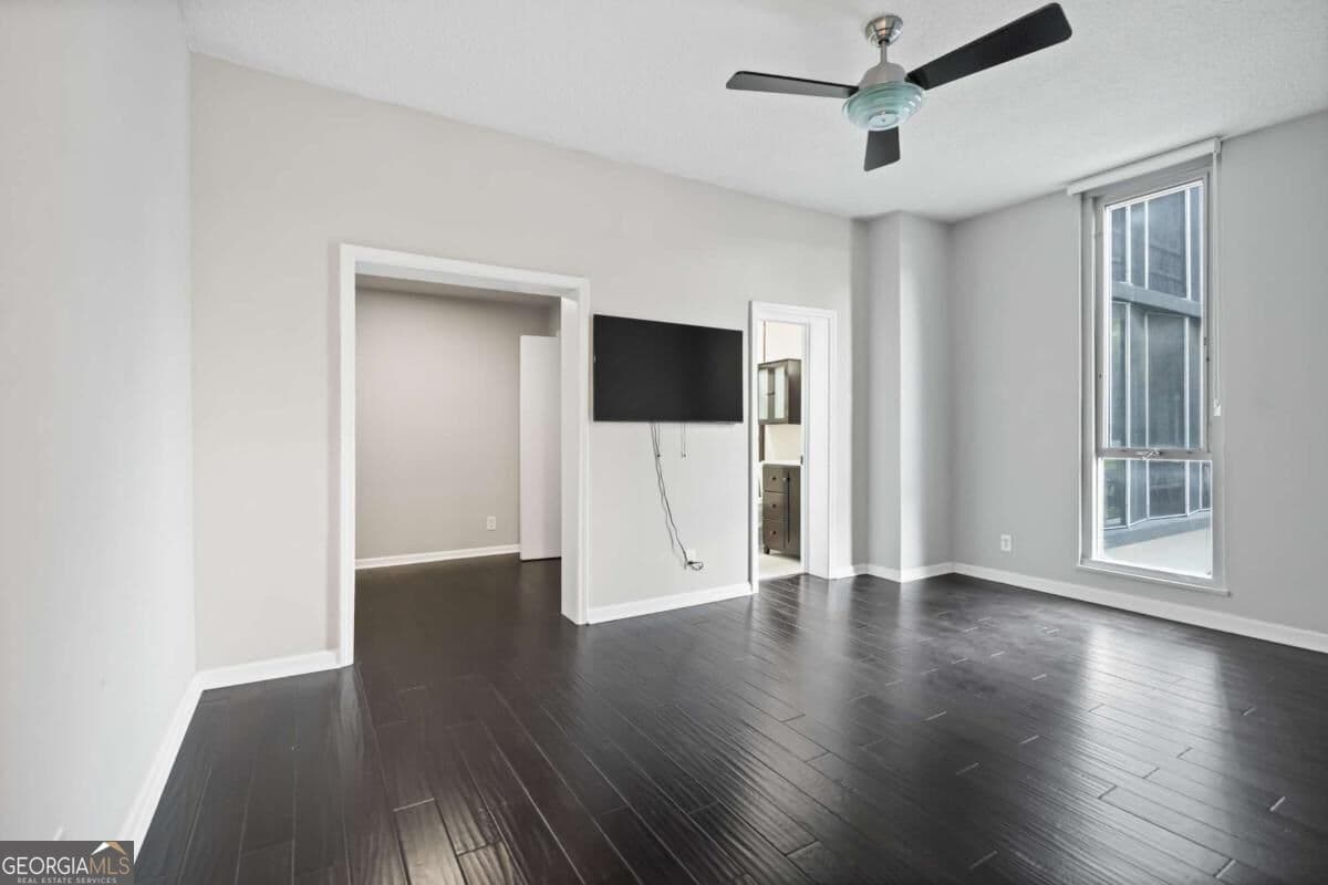 3 bedroom, 2 bathroom, 1,507 sq ft condominium for sale at 3060 Pharr Court North 114, Atlanta, GA 30305 — photo 8