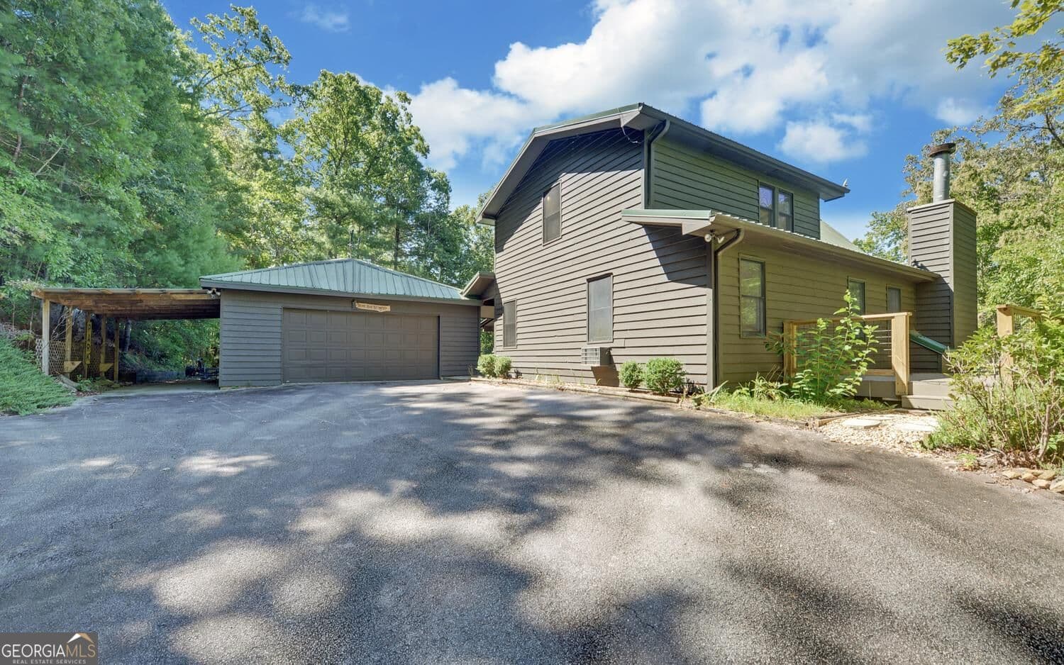 5 bedroom, 3 bathroom, 2,994 sq ft single family residence for sale at 1799 Seed Lake Road, Lakemont, GA 30552 — photo 2