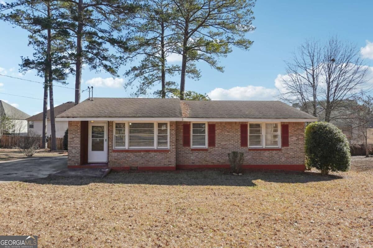 3 bedroom, 1 bathroom, 1,174 sq ft single family residence for sale at 8554 Taylor Road, Riverdale, GA 30274 — photo 1 of 28