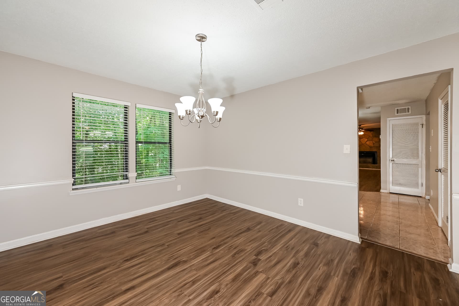 4 bedroom, 2.5 bathroom, 2,456 sq ft single family residence for sale at 1618 Golf Overlook, Stone Mountain, GA 30088 — photo 6