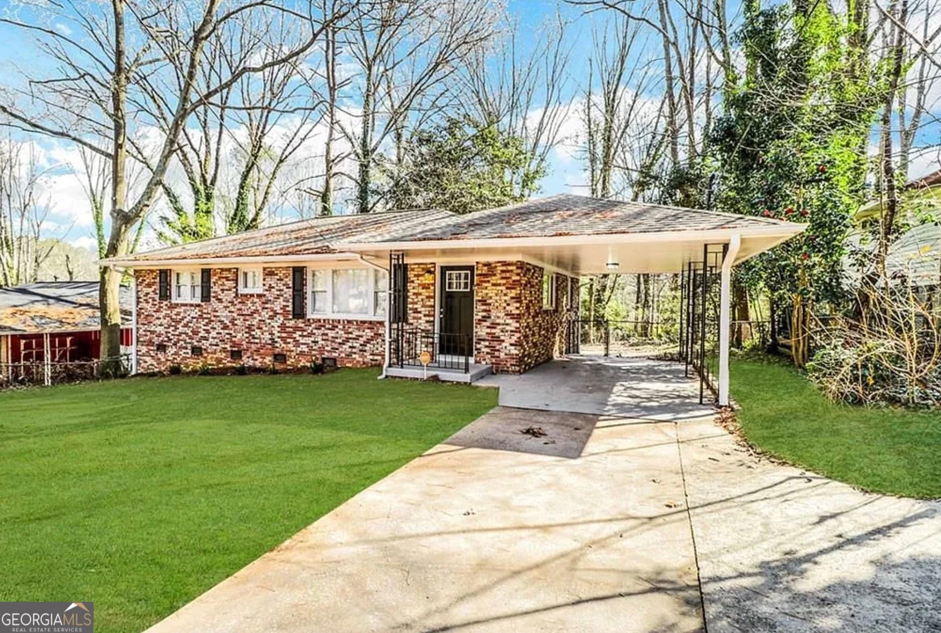 3 bedroom, 1 bathroom, 1,118 sq ft single family residence for sale at 2748 Bonnybrook Drive, Atlanta, GA 30311 — photo 1 of 10