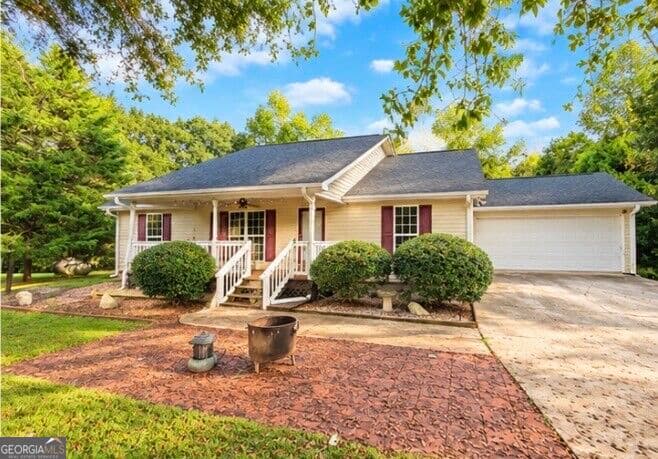 3 bedroom, 2 bathroom, 1,598 sq ft single family residence for sale at 5019 Hwy 29, Royston, GA 30662 — photo 5