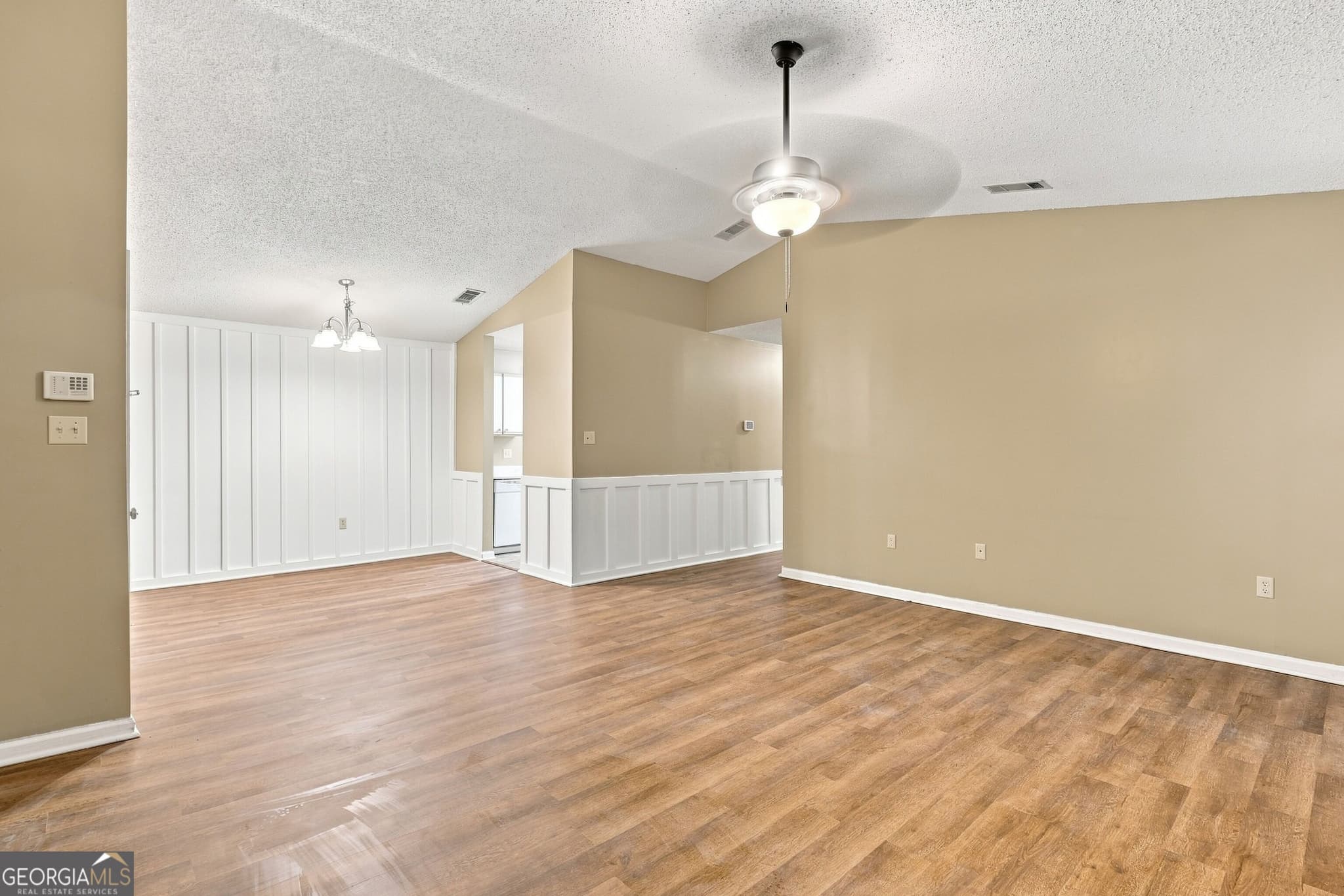 2 bedroom, 2 bathroom, 1,156 sq ft condominium for sale at 2092 Sherwood Drive K-96, Valdosta, GA 31602 — photo 6