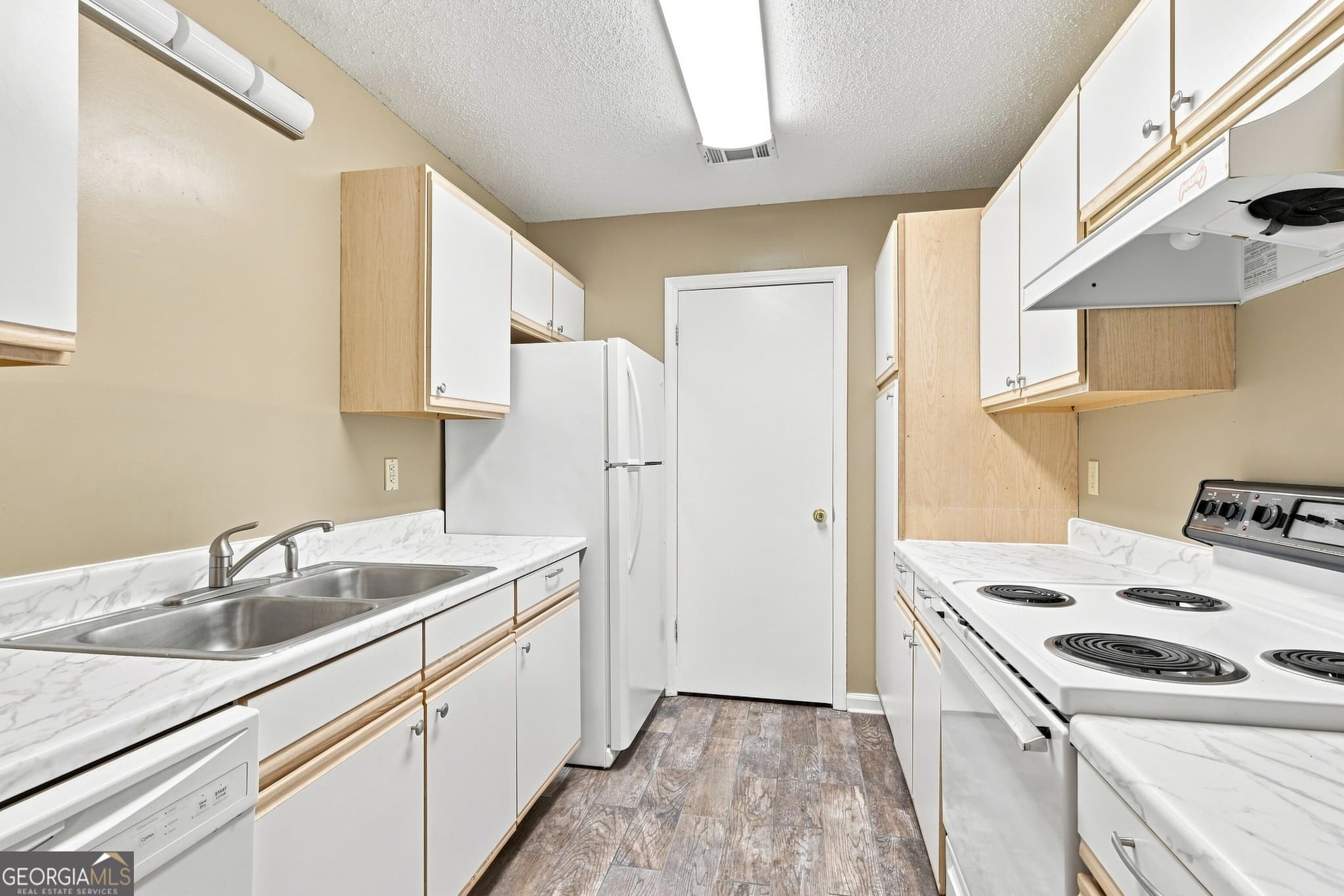 2 bedroom, 2 bathroom, 1,156 sq ft condominium for sale at 2092 Sherwood Drive K-96, Valdosta, GA 31602 — photo 9