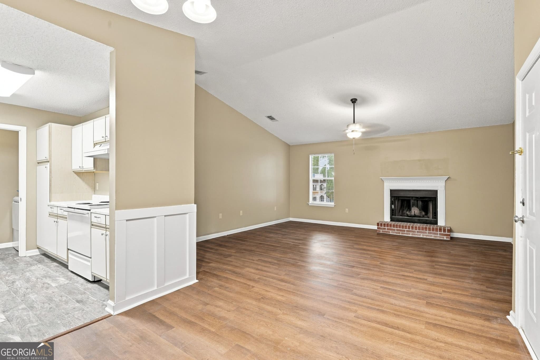 2 bedroom, 2 bathroom, 1,156 sq ft condominium for sale at 2092 Sherwood Drive K-96, Valdosta, GA 31602 — photo 8