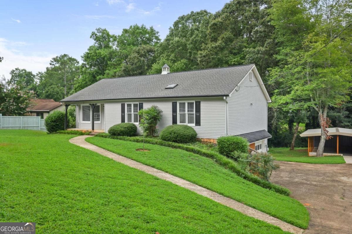 3 bedroom, 2 bathroom, 2,364 sq ft single family residence for rent at 410 Hickory Walk, Woodstock, GA 30188 for $2,500 a month — photo 1 of 1
