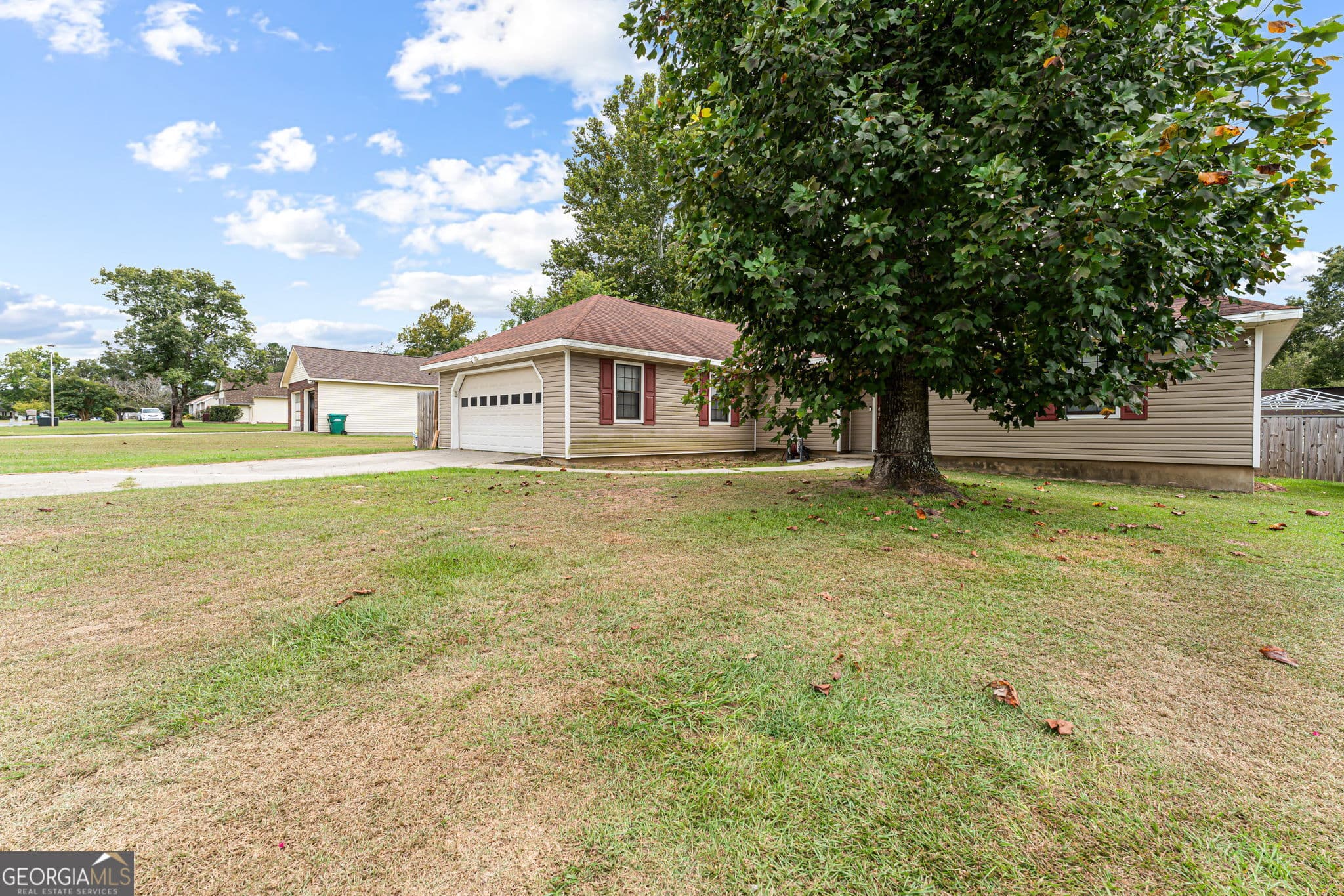 3 bedroom, 2 bathroom, 1,450 sq ft single family residence for sale at 218 Morning Dove Lane, Warner Robins, GA 31088 — photo 3