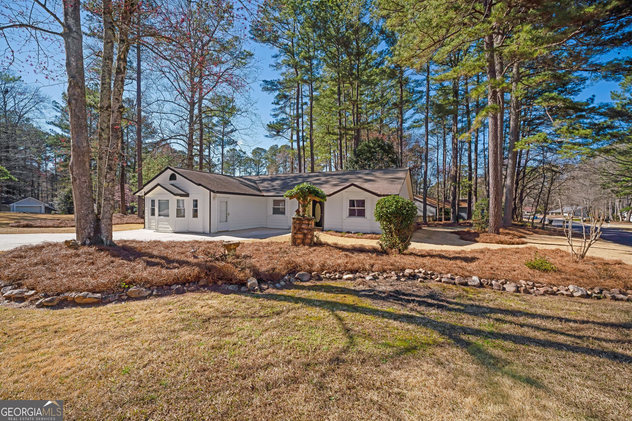 4 bedroom, 2 bathroom, 1,777 sq ft single family residence for rent at 100 Dove Point, Peachtree City, GA 30269 for $2,200 a month — photo 2