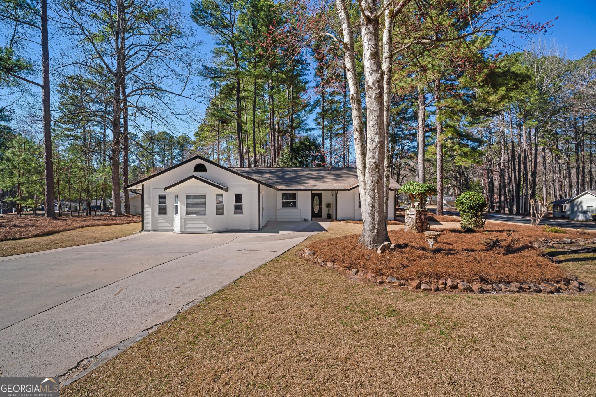 4 bedroom, 2 bathroom, 1,777 sq ft single family residence for rent at 100 Dove Point, Peachtree City, GA 30269 for $2,200 a month