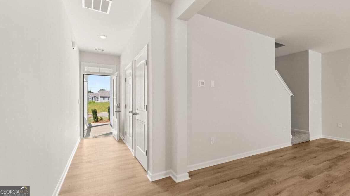 3 bedroom, 2.5 bathroom townhouse for sale at 105 Pepperbush Way, Jasper, GA 30143 — photo 4