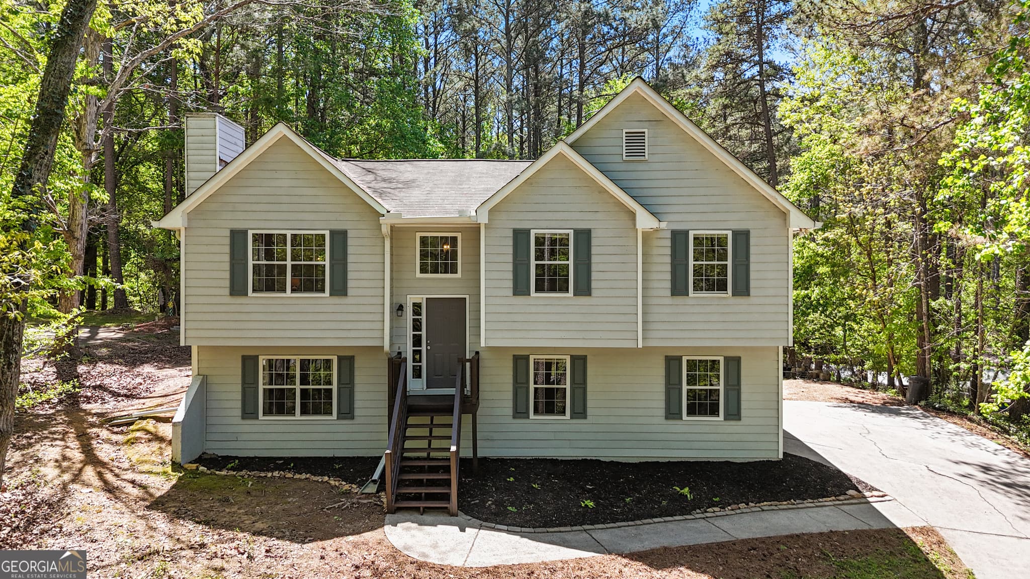 3 bedroom, 2 bathroom, 2,308 sq ft single family residence sold at 257 Browning Circle, Acworth, GA 30101