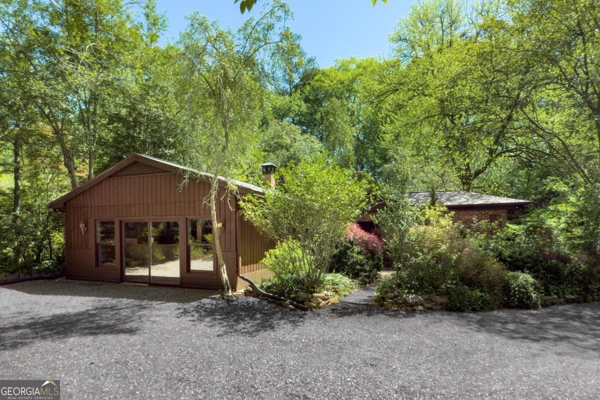 4 bedroom, 3 bathroom, 3,461 sq ft single family residence sold at 1144 Evergreen Drive, Atlanta, GA 30319