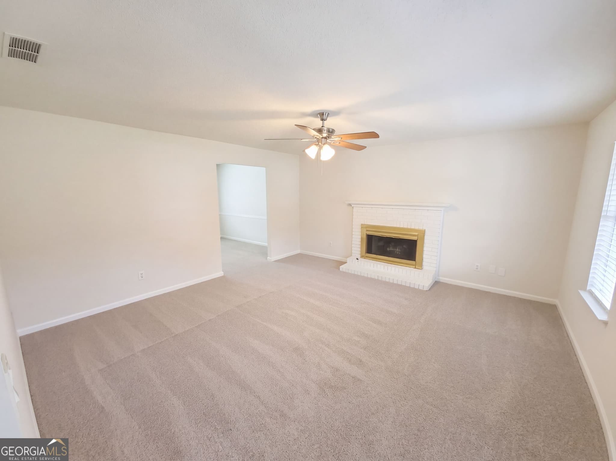 4 bedroom, 2 bathroom, 1,812 sq ft single family residence for sale at 211 Patricia Terrace, Grayson, GA 30017 — photo 3
