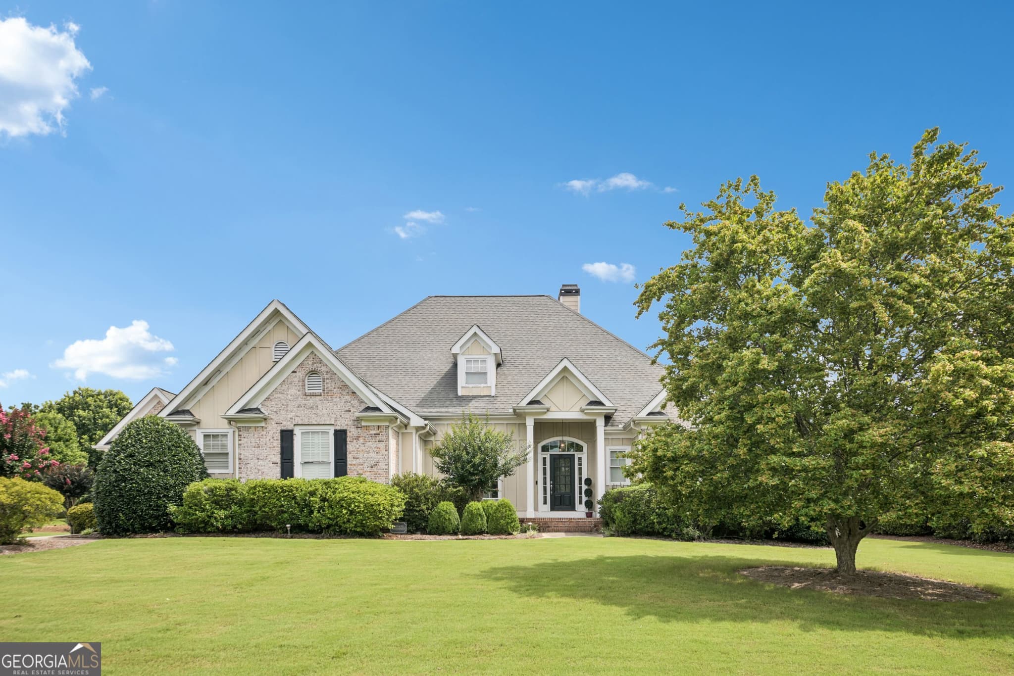 4 bedroom, 3.5 bathroom, 2,807 sq ft single family residence for sale at 1040 E Magnolia Loop, Madison, GA 30650 — photo 1 of 30