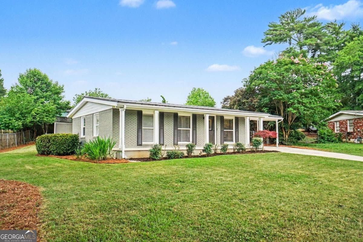 4 bedroom, 2 bathroom, 1,762 sq ft single family residence sold at 1801 Lochlomand Lane, Smyrna, GA 30080