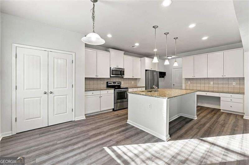 4 bedroom, 3 bathroom, 2,600 sq ft single family residence for sale at 118 Celebration Song, Canton, GA 30114 — photo 3