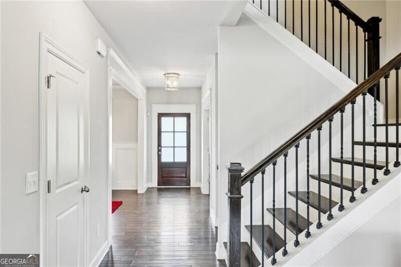 4 bedroom, 3.5 bathroom, 3,268 sq ft single family residence for sale at 2057 White Cypress Court, Smyrna, GA 30082 — photo 4