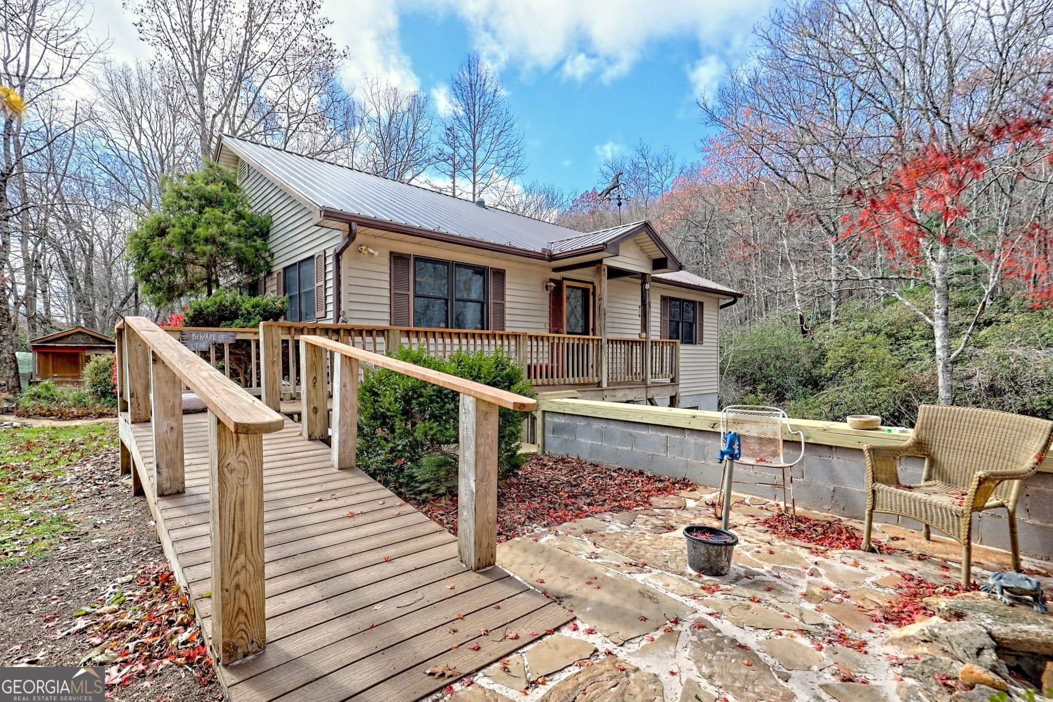 3 bedroom, 2 bathroom, 1,594 sq ft single family residence for sale at 7829 Dillard Road, Scaly Mtn, NC 28775 — photo 7