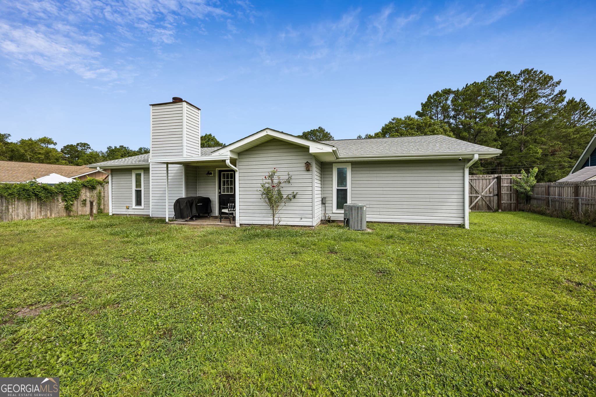 3 bedroom, 2 bathroom, 1,554 sq ft single family residence for sale at 105 Wolf Bay Circle, Kingsland, GA 31548 — photo 4