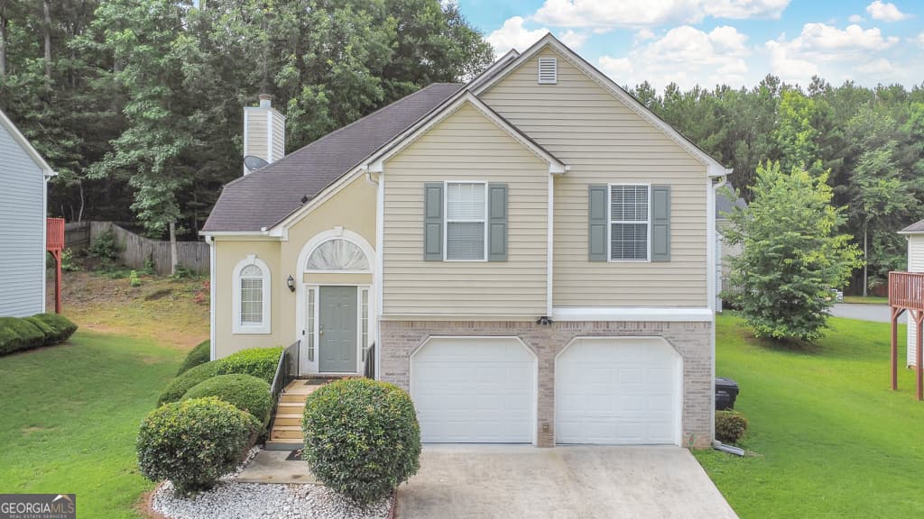 4 bedroom, 3 bathroom, 2,629 sq ft single family residence for sale at 1979 Stonecrest Drive, Austell, GA 30106 — photo 2