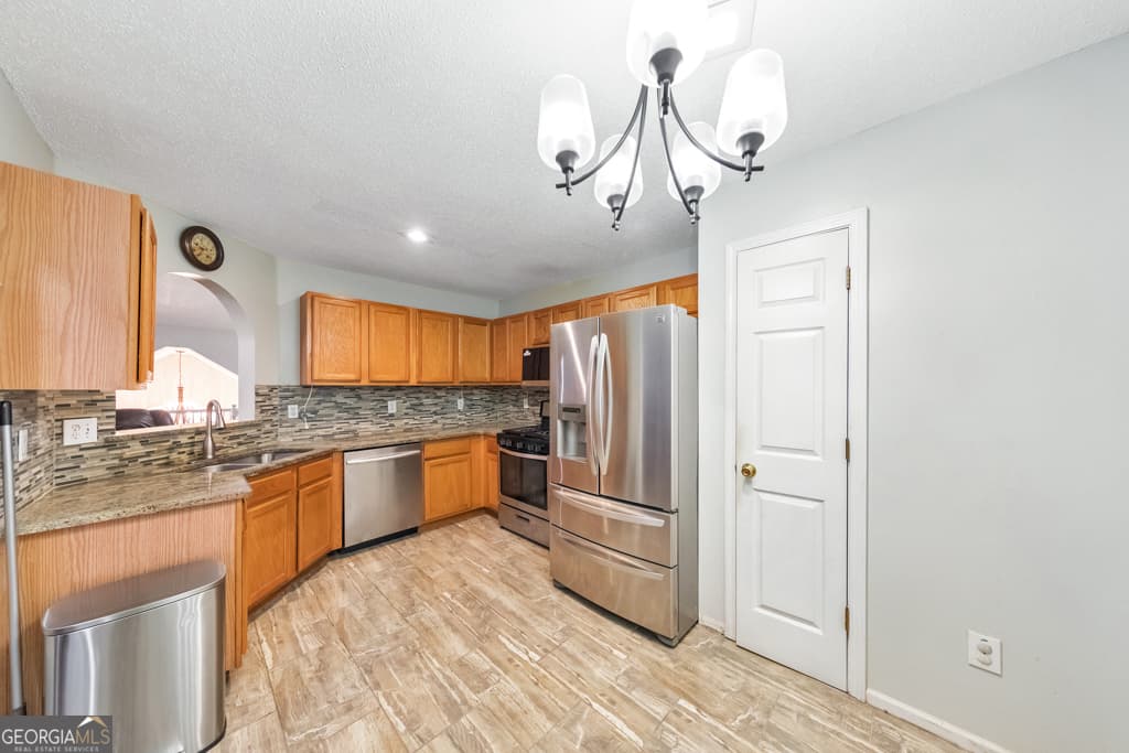 4 bedroom, 3 bathroom, 2,629 sq ft single family residence for sale at 1979 Stonecrest Drive, Austell, GA 30106 — photo 10