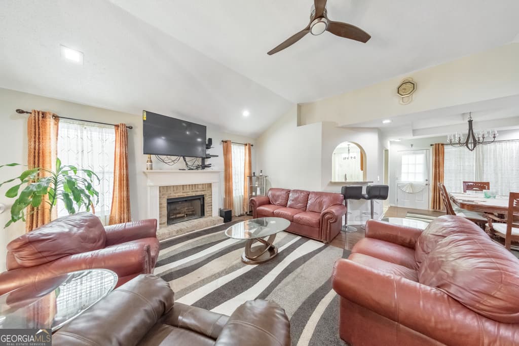4 bedroom, 3 bathroom, 2,629 sq ft single family residence for sale at 1979 Stonecrest Drive, Austell, GA 30106 — photo 4