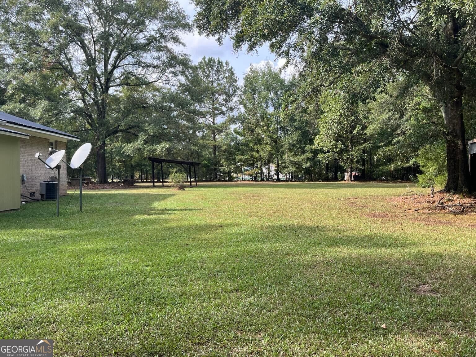 3 bedroom, 1 bathroom, 982 sq ft single family residence under contract at 26 Onnie Colquitt Road, Crawford, GA 30630 — photo 3