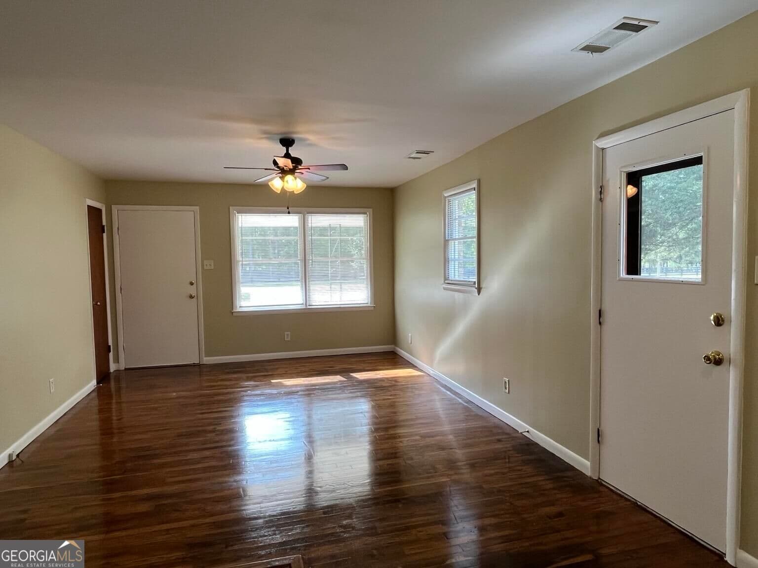 3 bedroom, 1 bathroom, 982 sq ft single family residence under contract at 26 Onnie Colquitt Road, Crawford, GA 30630 — photo 5