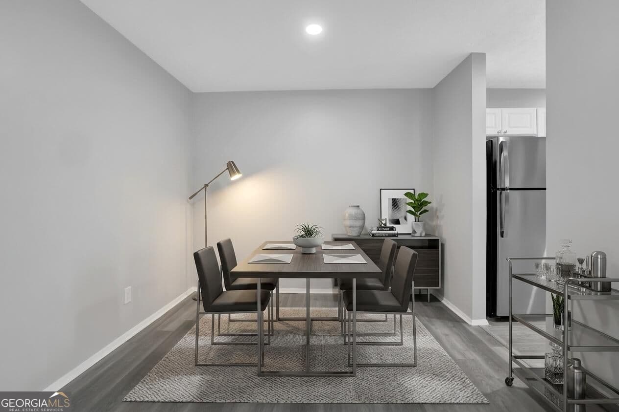 2 bedroom, 2 bathroom, 1,158 sq ft condominium for sale at 1003 River Mill Circle, Roswell, GA 30075 — photo 3